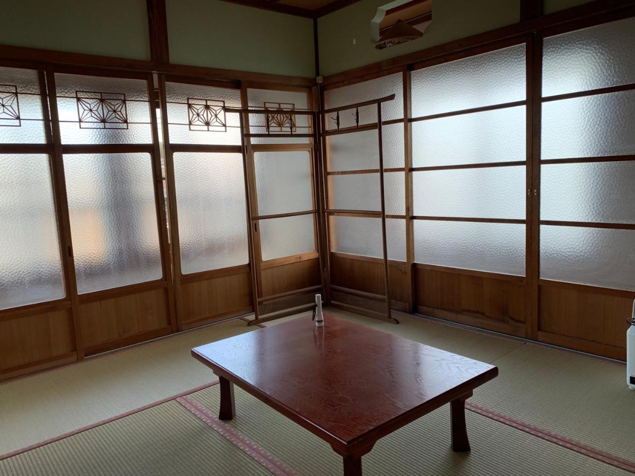 Guest Cafe Kuchikumano Hotel Kamitondacso Kültér fotó